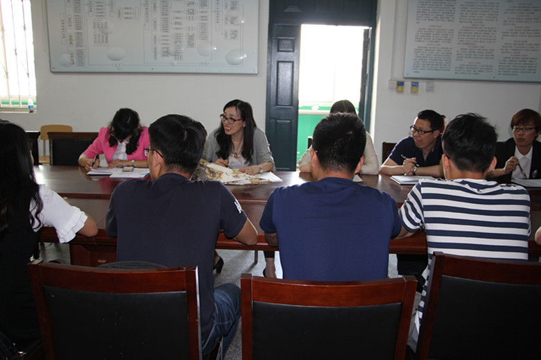 学生座谈会2_副本.jpg
